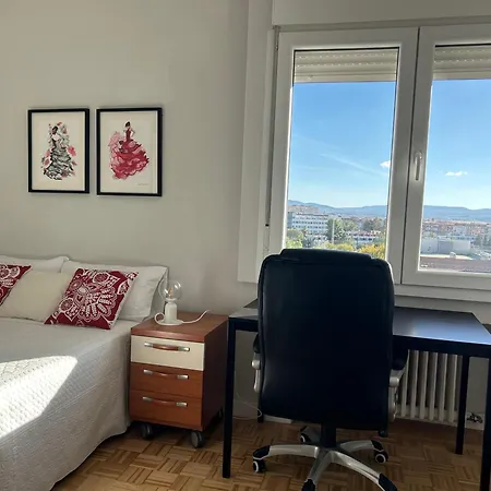 Quarto em Acomodações Particulares Habitación Doble Con Baño Privado En El Centro De